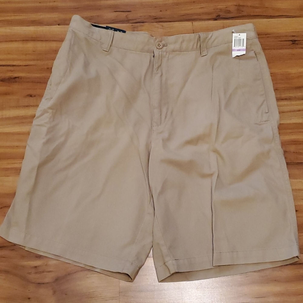 Izod mens cargo shorts 38W